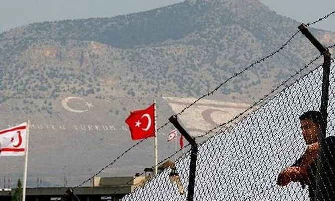 Mπαράζ τουρκικών προκλήσεων στην Κύπρο – Ο κατοχικός στρατός έστρεψε ξανά τα όπλα του σε Ε/κ στη νεκρή ζώνη – Η Άγκυρα θέλει να δημιουργήσει τετελεσμένα